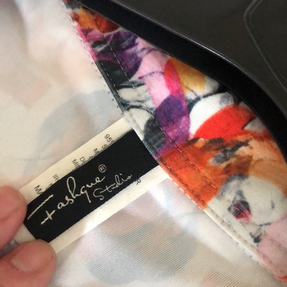 Multi color top. Size large - Picture 5 of 8